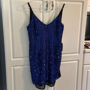 Adelyn Rae cocktail dress size Medium NWT adjustable shoulder straps V-neck